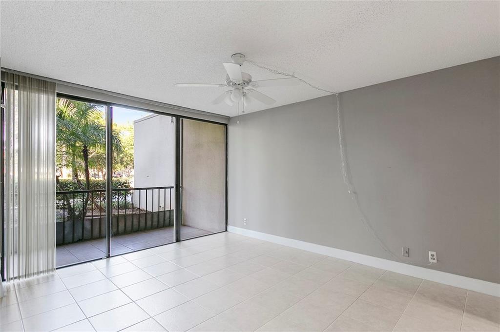 Wellesley park Condo 01 - Residential