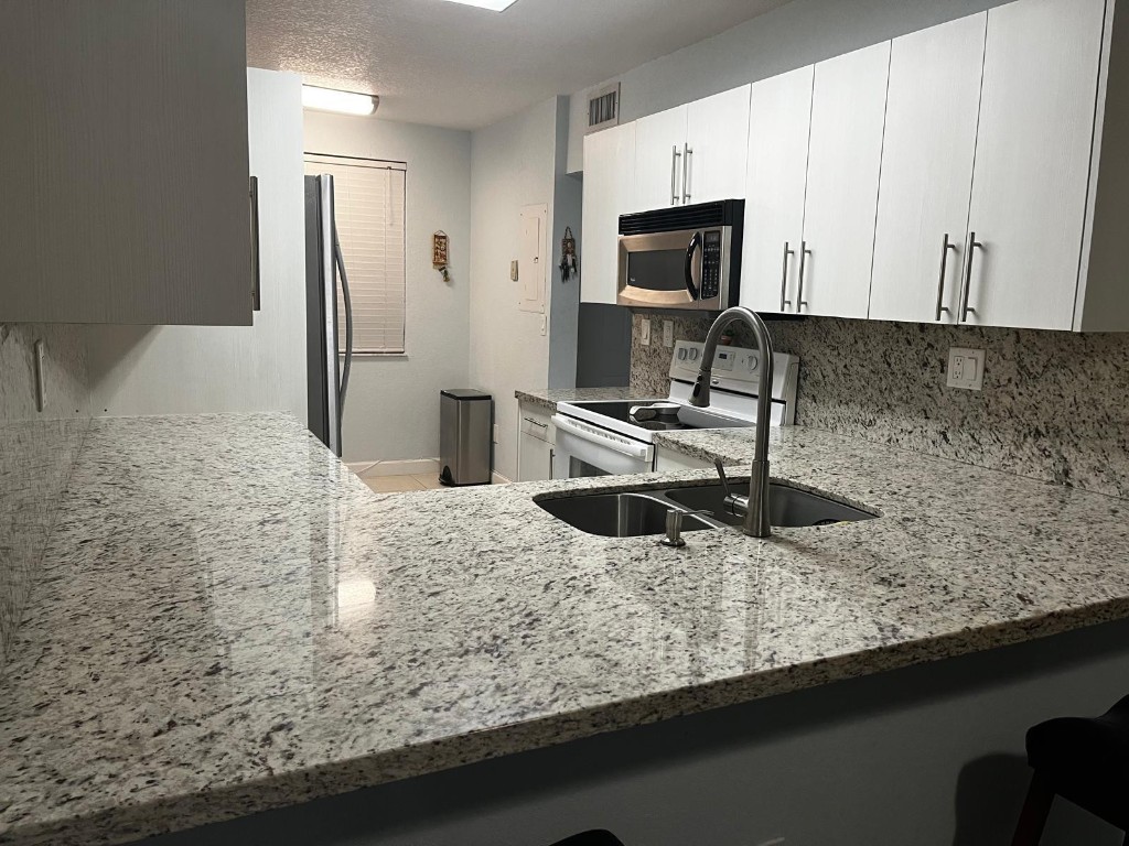 Tamarac Gardens - Residential