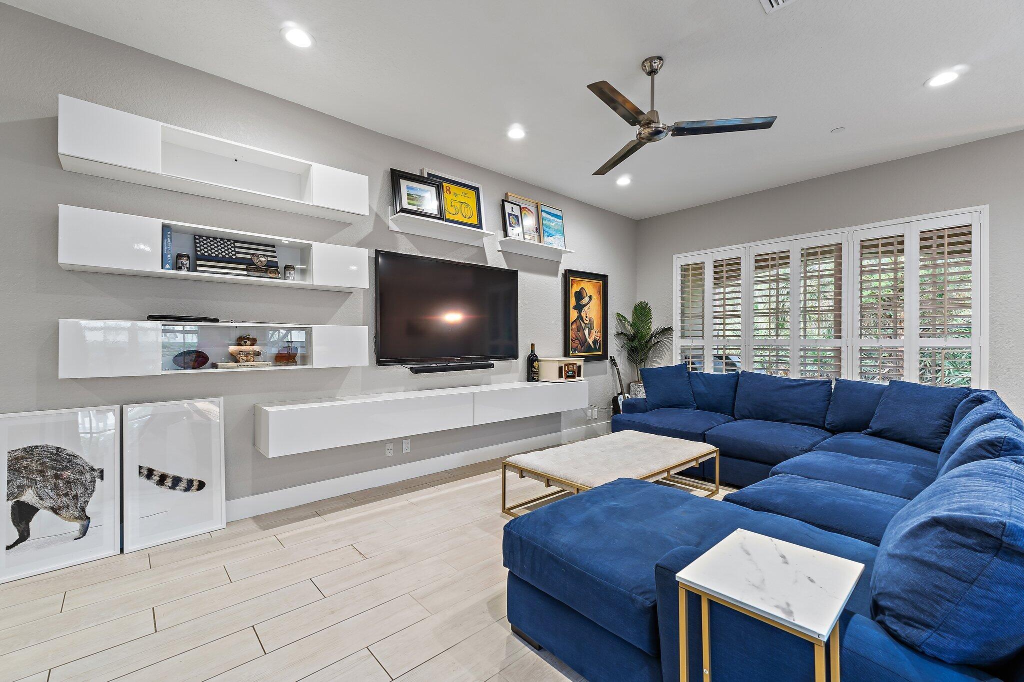 5119 Artesa Way W