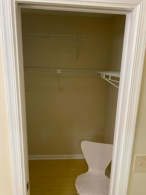 LAGO DEL REY NORTH AMSTERDAM CONDO - Residential