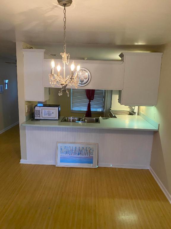 LAGO DEL REY NORTH AMSTERDAM CONDO - Residential