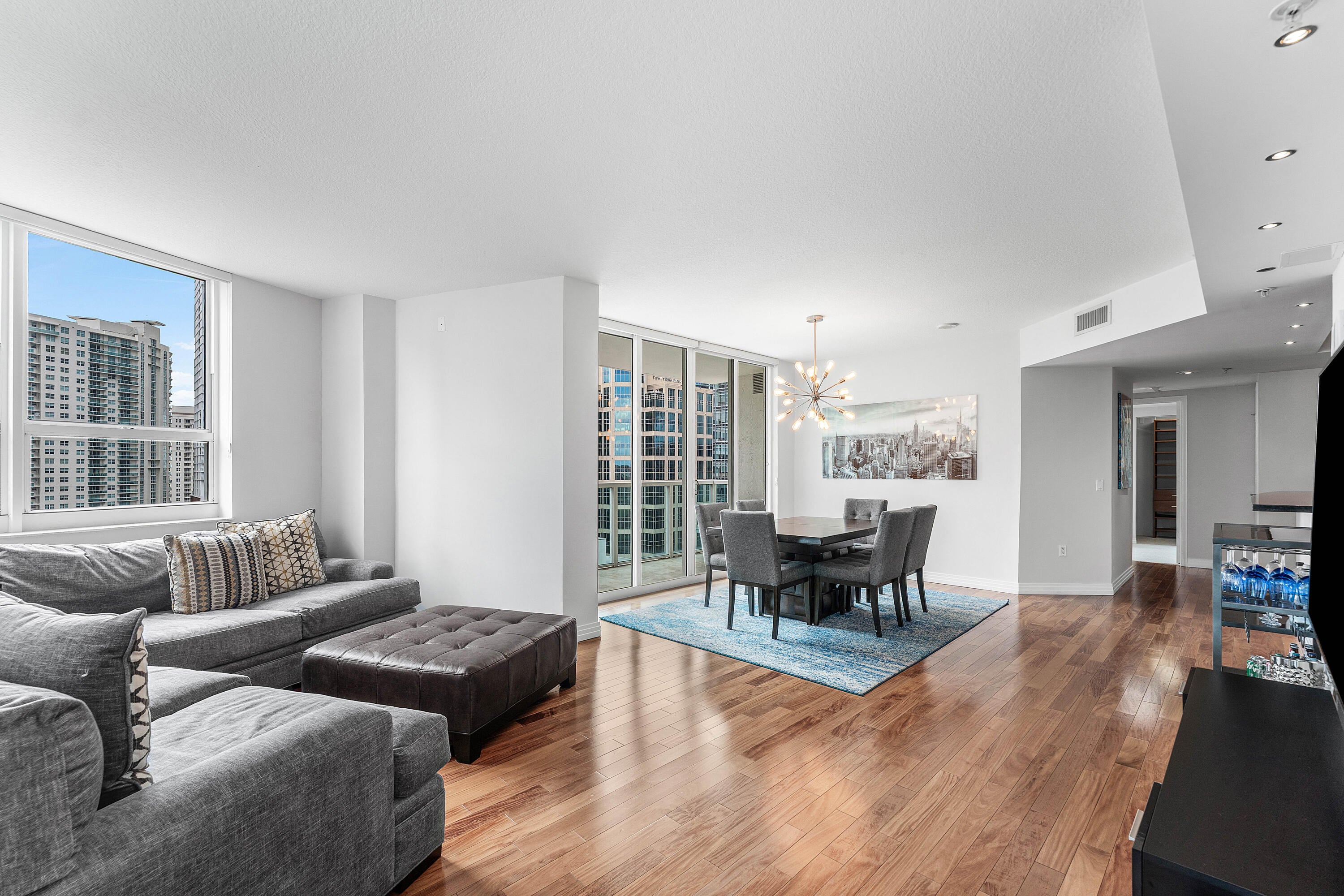 350 SE 2nd Street 1730, Fort Lauderdale, FL, 33301/$625,000 3 350 SE 2nd Street 1730