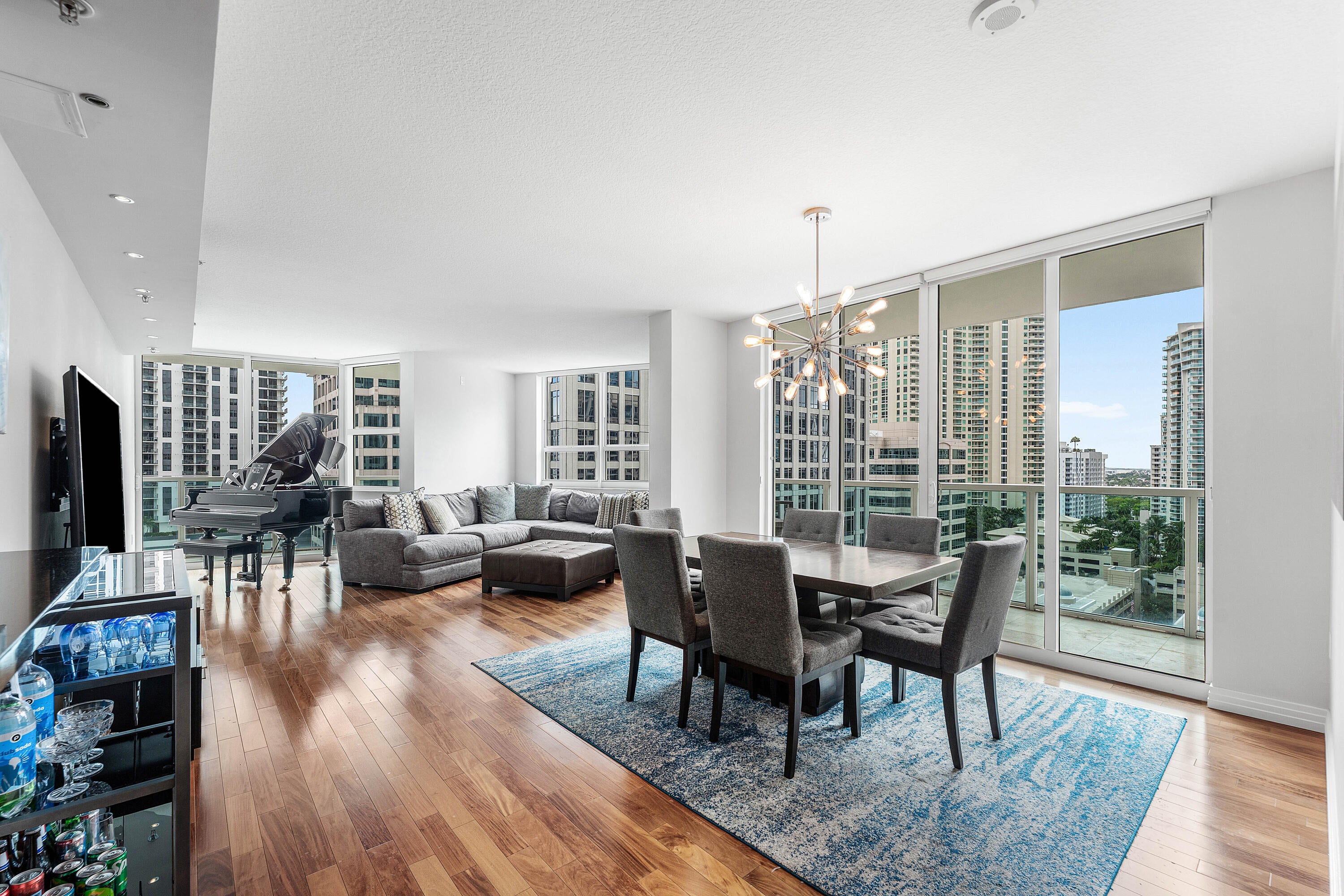 350 SE 2nd Street 1730, Fort Lauderdale, FL, 33301/$625,000 1 350 SE 2nd Street 1730