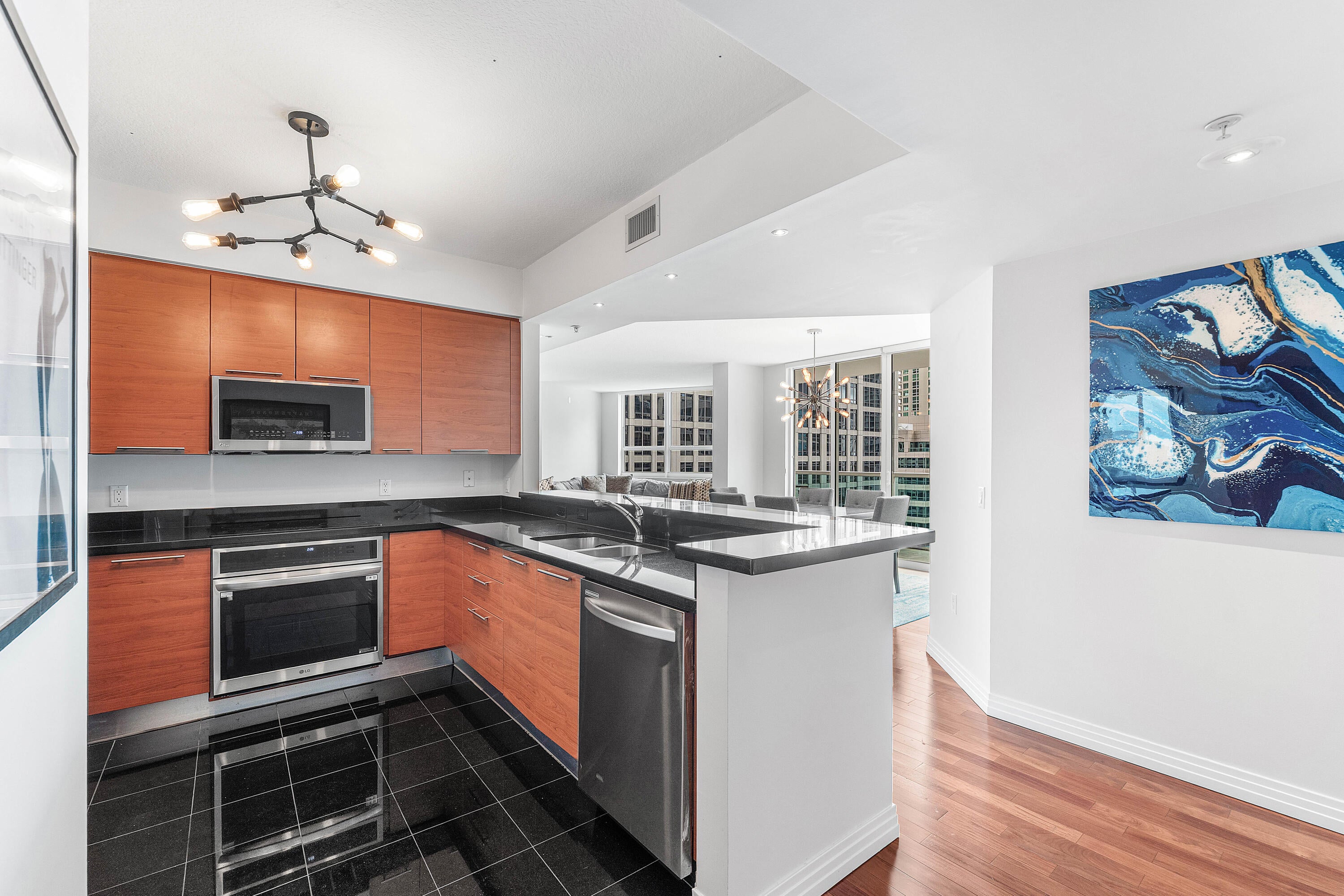 350 SE 2nd Street 1730, Fort Lauderdale, FL, 33301/$625,000 4 350 SE 2nd Street 1730