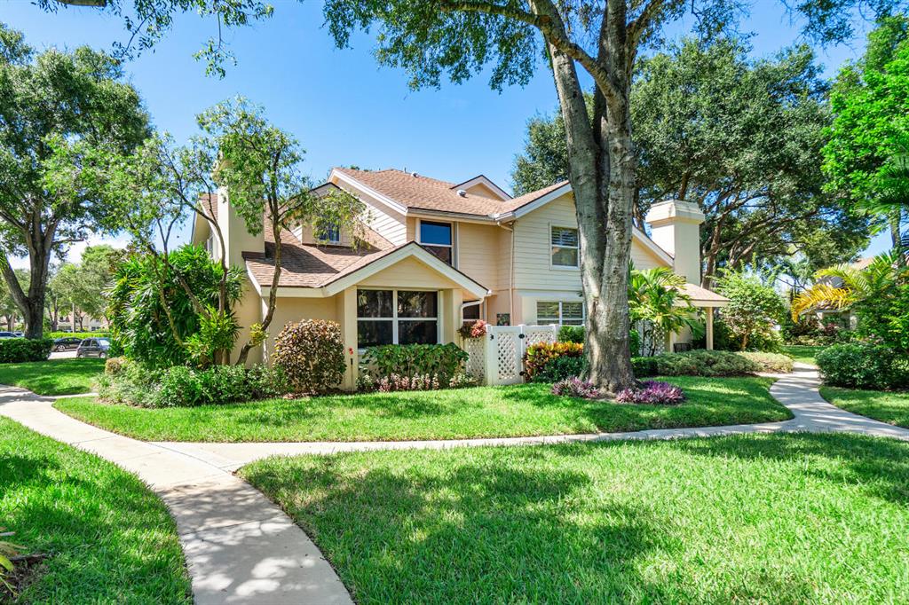 WELLESLEY AT LAKE CLARKE SHORES - Residential