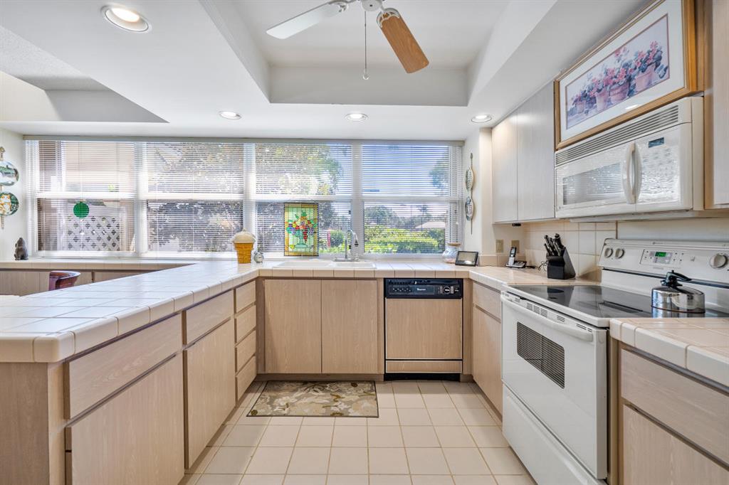 WELLESLEY AT LAKE CLARKE SHORES - Residential