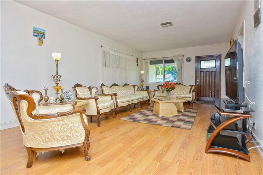 Sheridan Park 43-25 B - Residential
