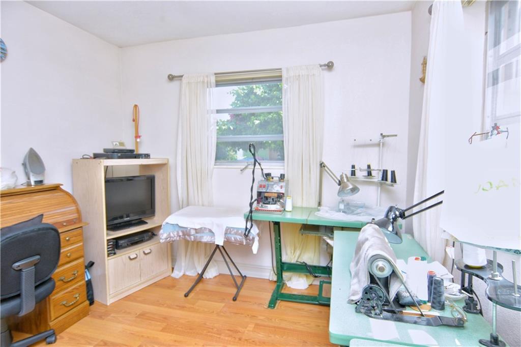 Sheridan Park 43-25 B - Residential