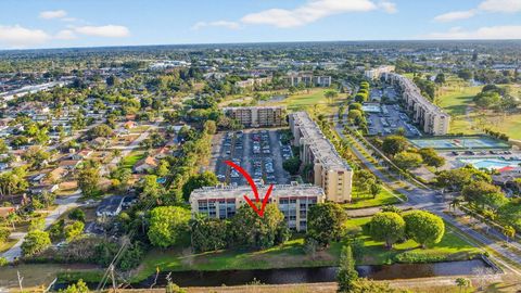 Tiny photo for 3524 Via Poinciana #303, Lake Worth, FL 33467 (MLS # R11168910)