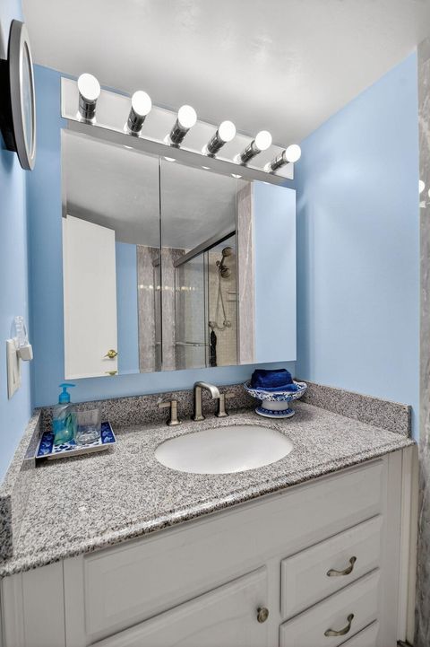 Tiny photo for 3524 Via Poinciana #303, Lake Worth, FL 33467 (MLS # R11168910)