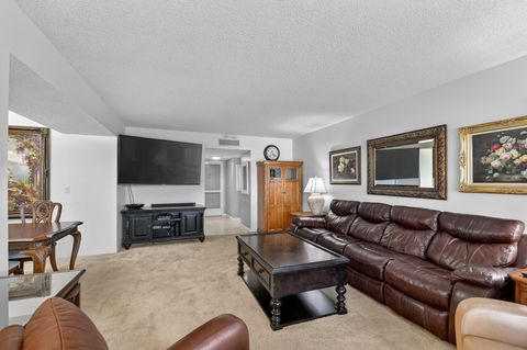 Tiny photo for 3524 Via Poinciana #303, Lake Worth, FL 33467 (MLS # R11168910)