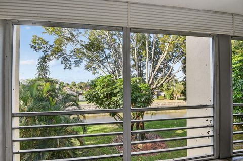 Tiny photo for 3524 Via Poinciana #303, Lake Worth, FL 33467 (MLS # R11168910)