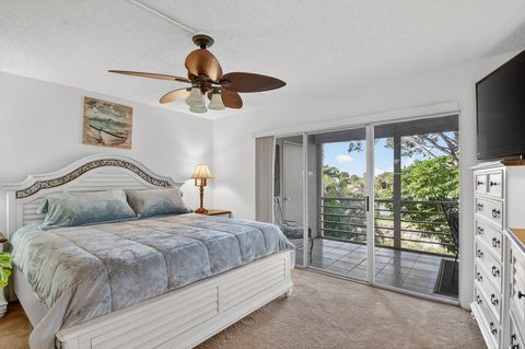 Tiny photo for 3524 Via Poinciana #303, Lake Worth, FL 33467 (MLS # R11168910)