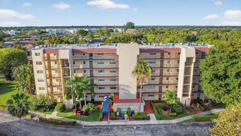 Tiny photo for 3524 Via Poinciana #303, Lake Worth, FL 33467 (MLS # R11168910)