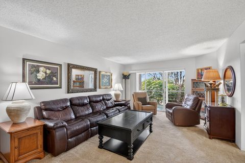 Tiny photo for 3524 Via Poinciana #303, Lake Worth, FL 33467 (MLS # R11168910)