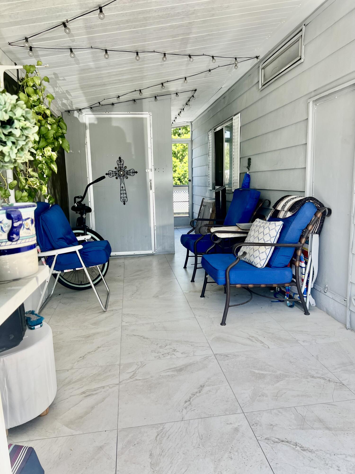 TALLOWWOOD ISLE - Residential