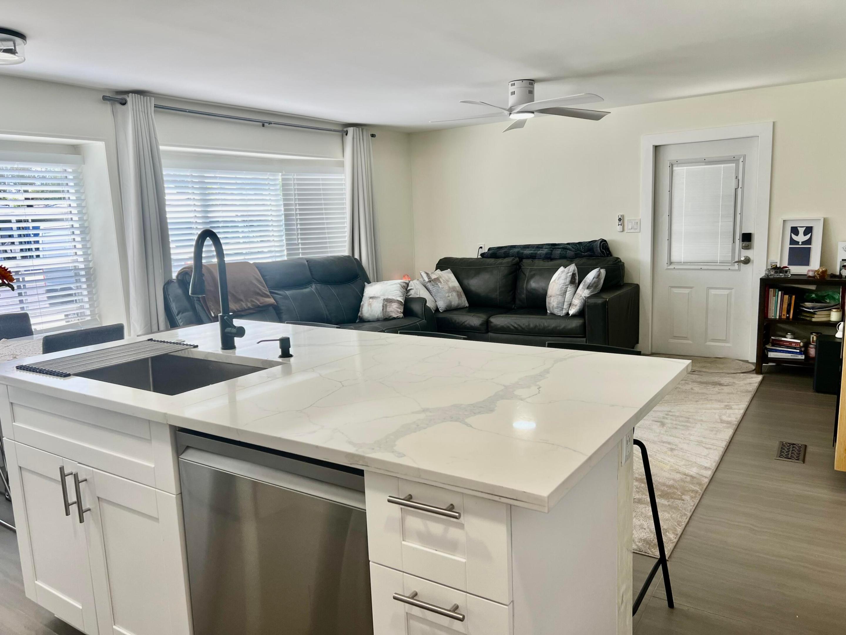 TALLOWWOOD ISLE - Residential