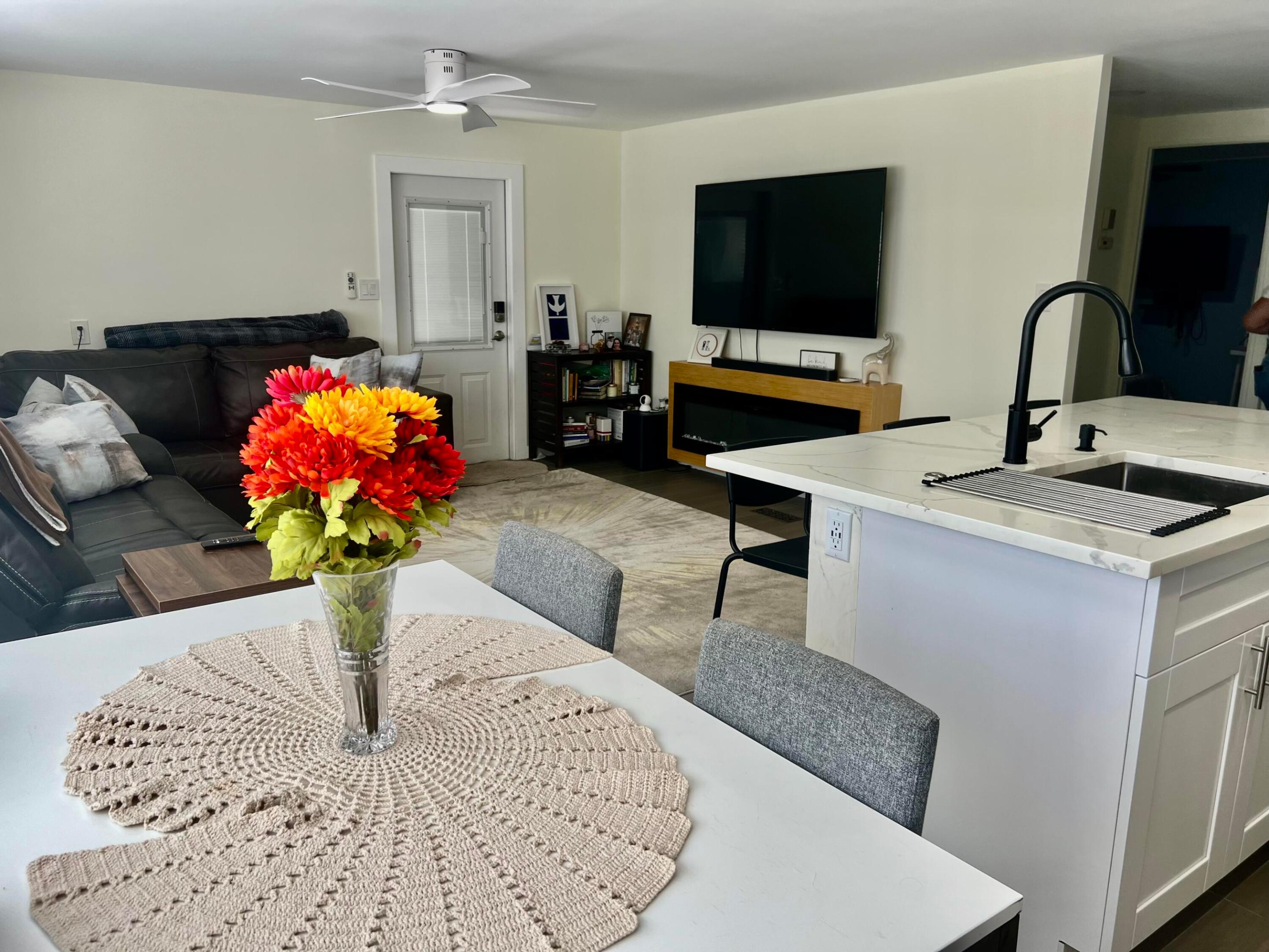 TALLOWWOOD ISLE - Residential