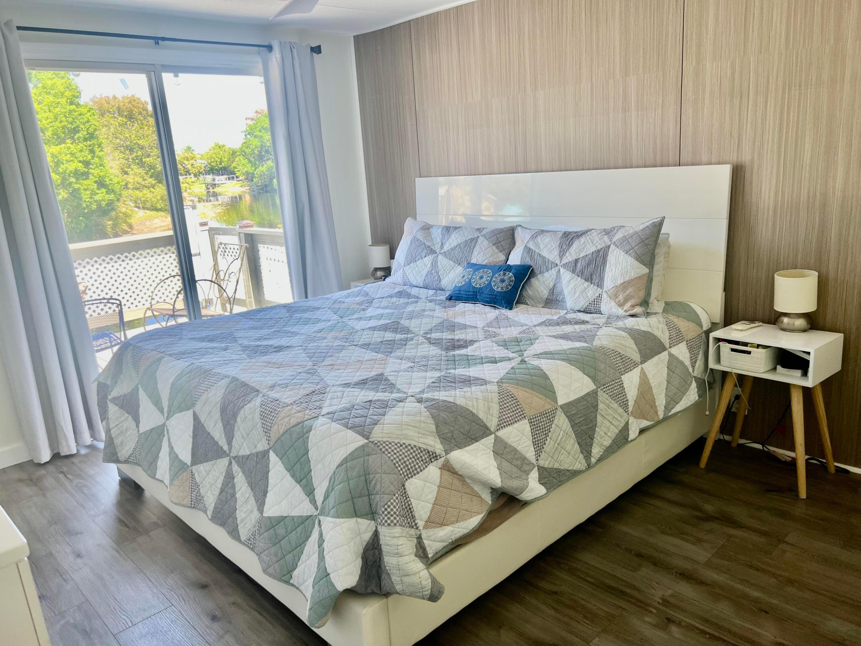 TALLOWWOOD ISLE - Residential