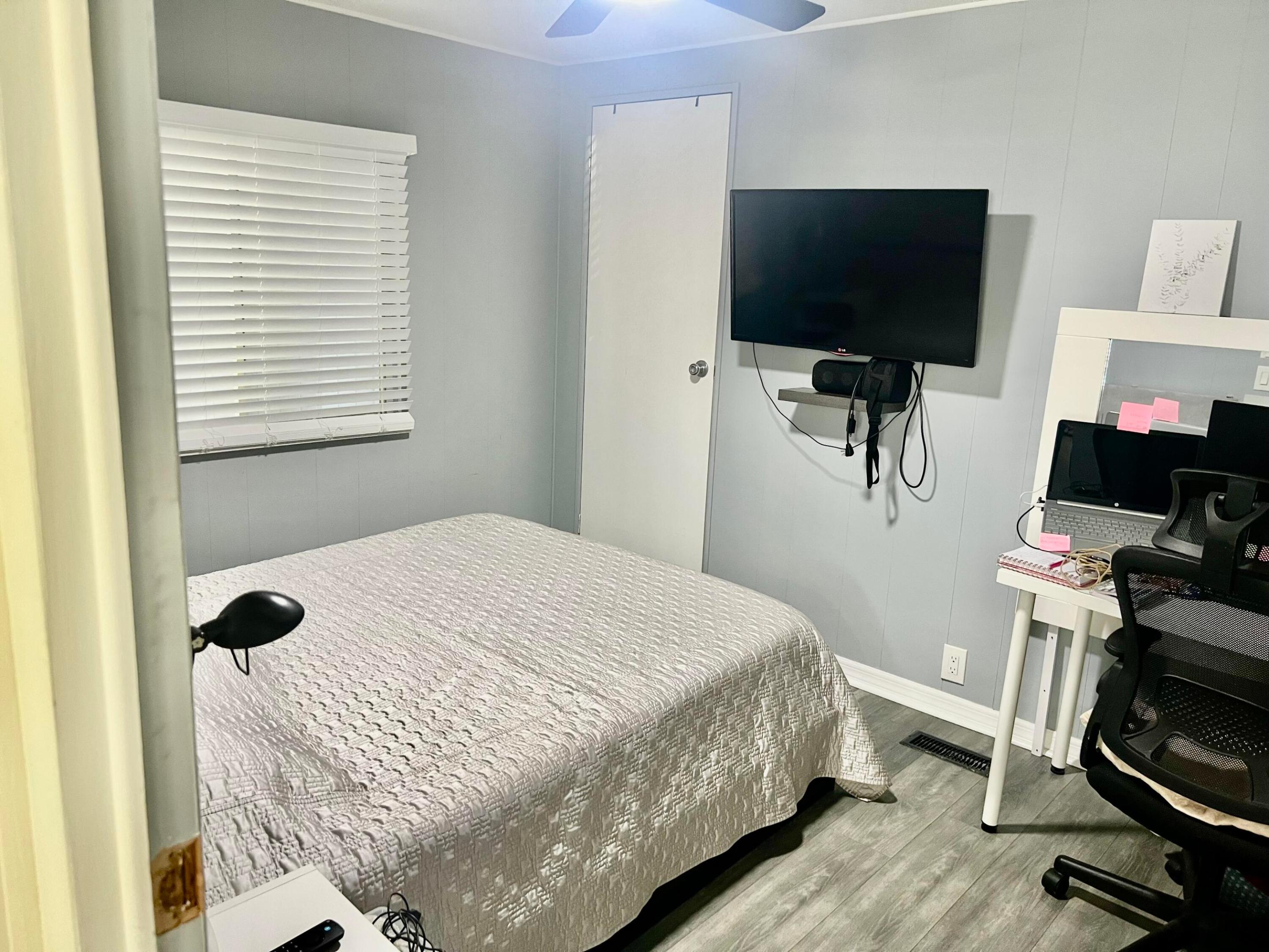 TALLOWWOOD ISLE - Residential