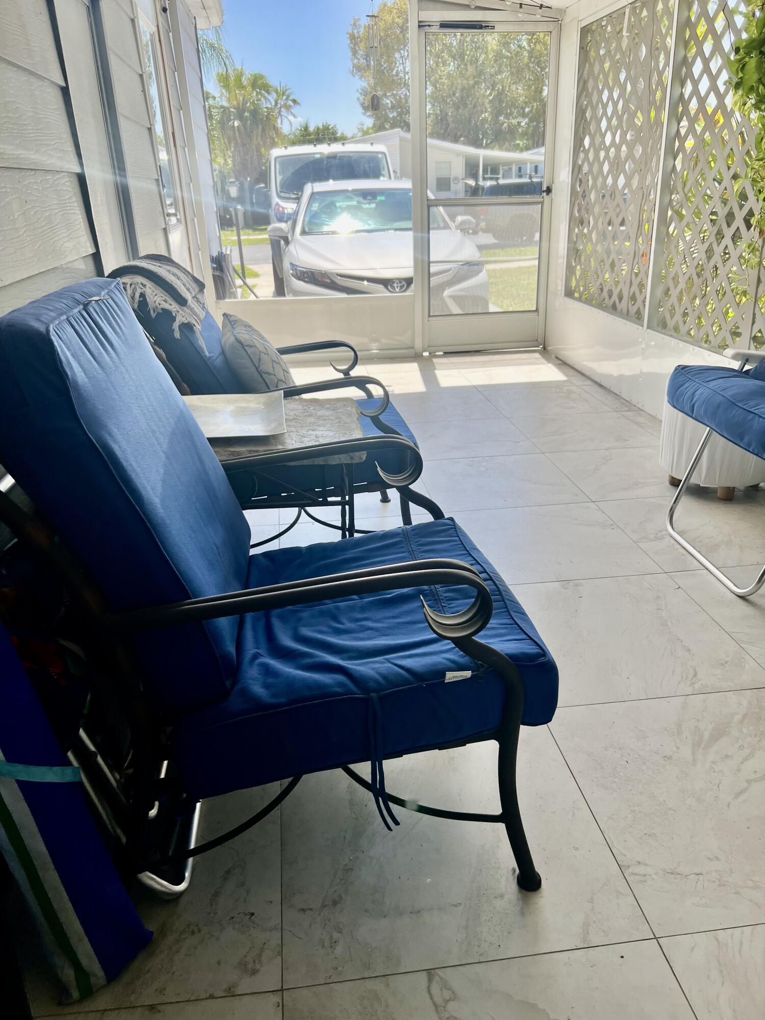 TALLOWWOOD ISLE - Residential