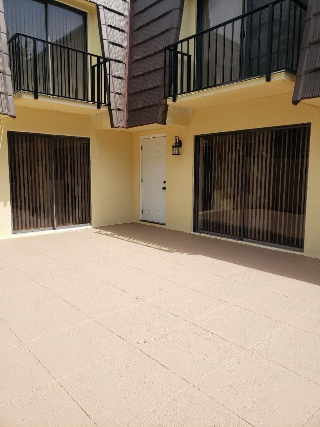 Photo of 104 1st Ct, Palm Beach Gardens, FL 33410 (MLS # R10923958)