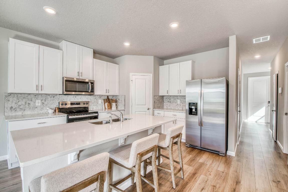 5735 SE Edgewater Circle