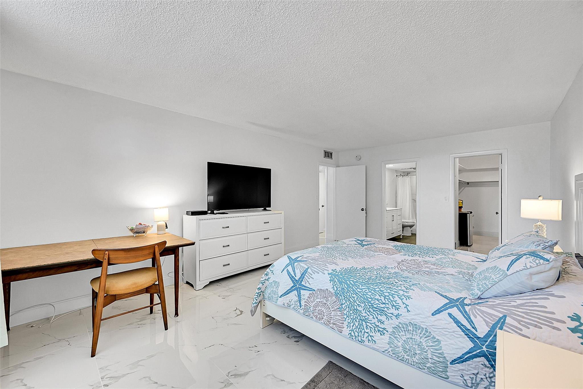 STRATFORD TOWERS CONDO - Residential Lease