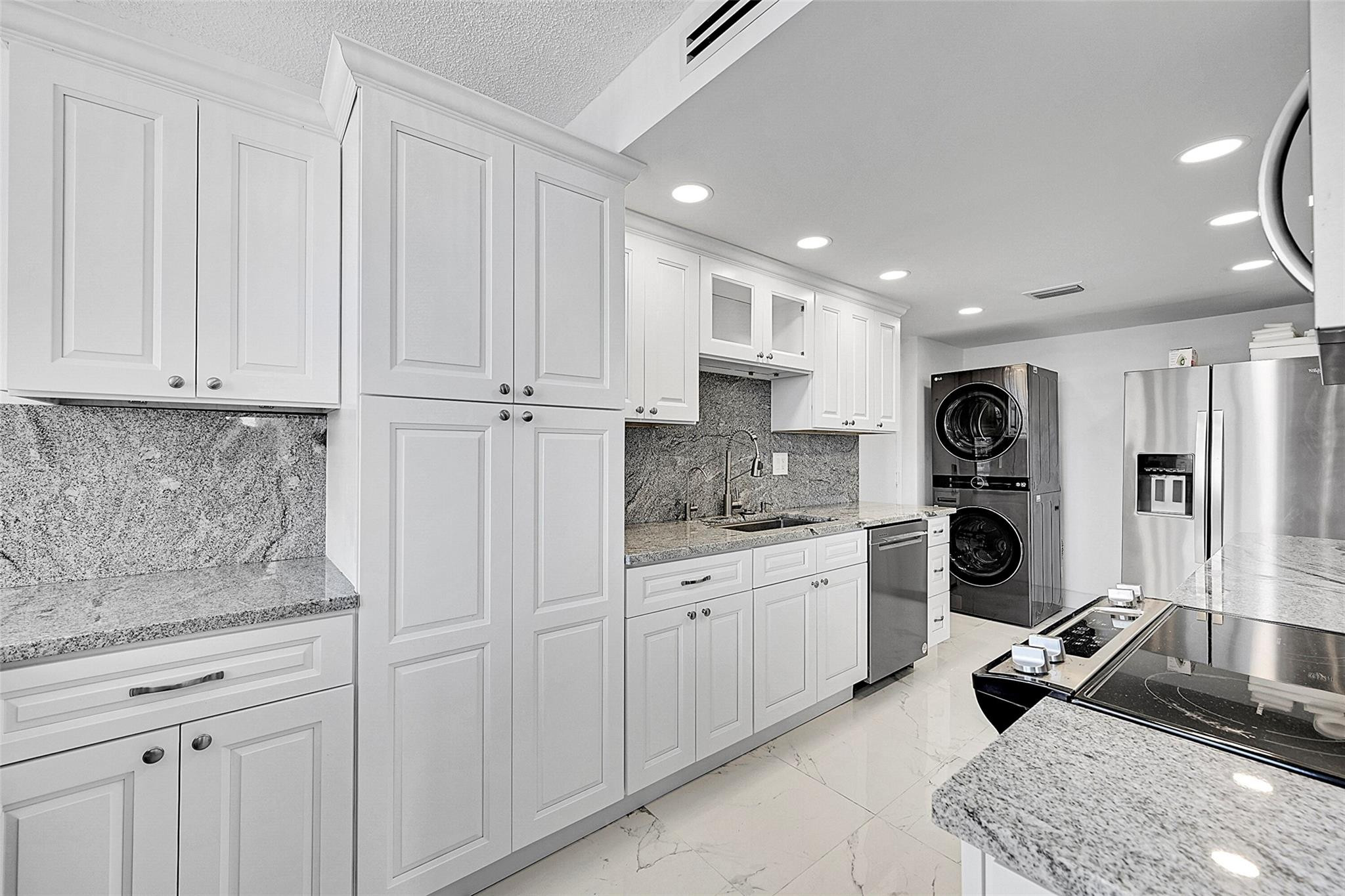 STRATFORD TOWERS CONDO - Residential Lease
