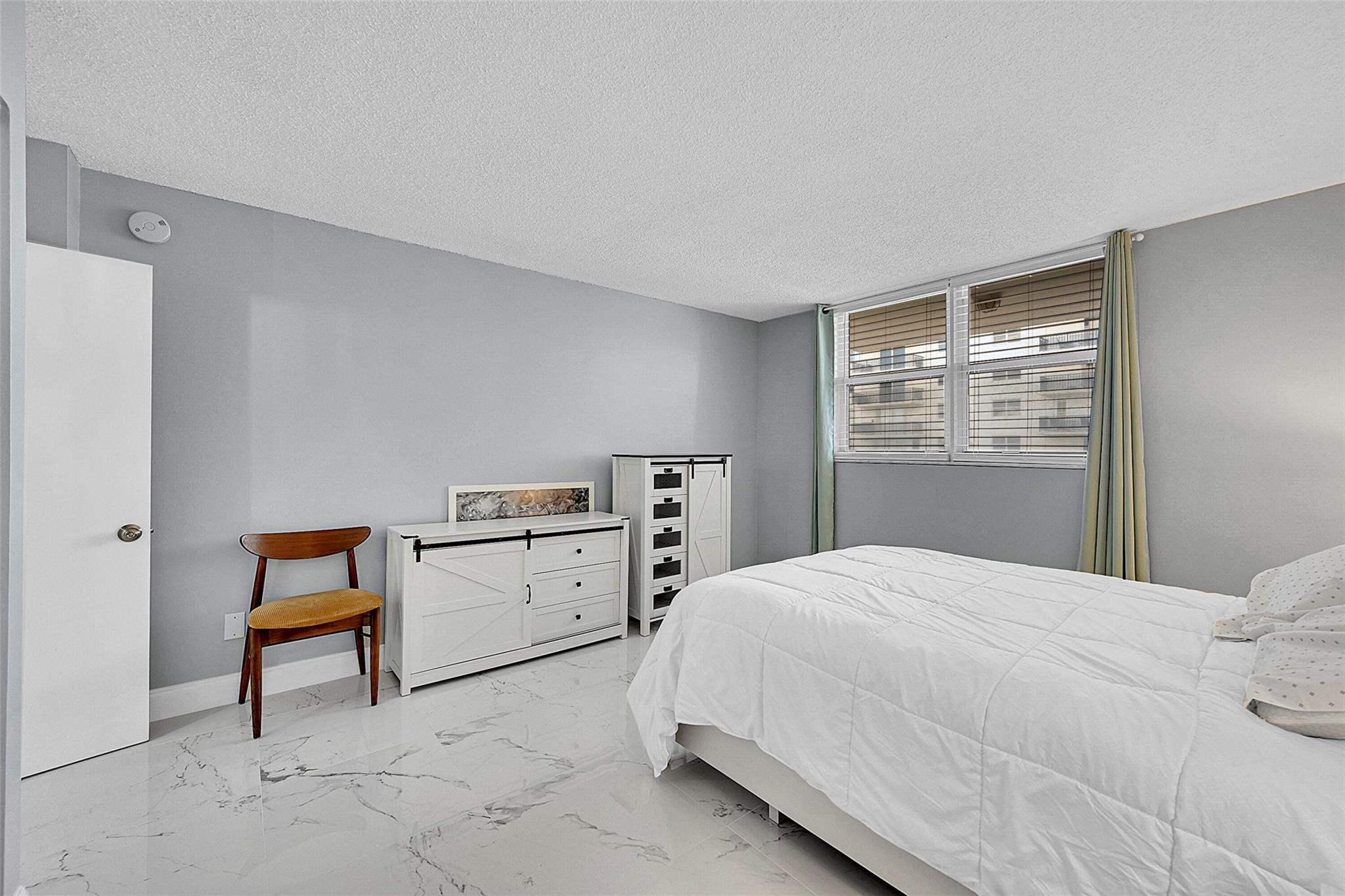 STRATFORD TOWERS CONDO - Residential Lease