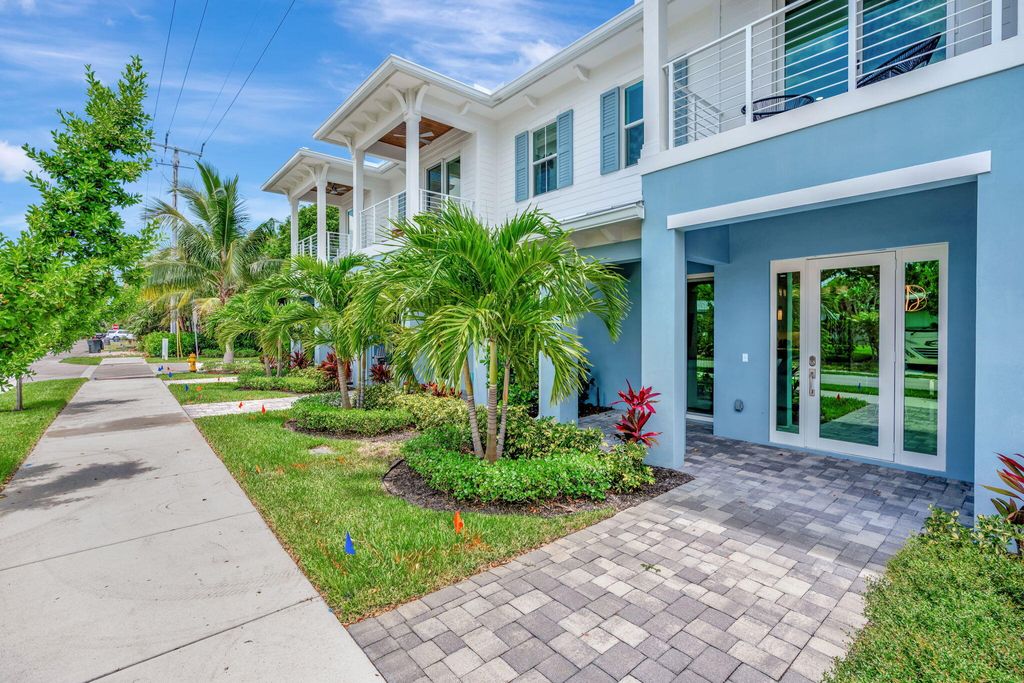 Photo of 4695 SE Manatee Way, Stuart, FL 34997 (MLS # R11108095)