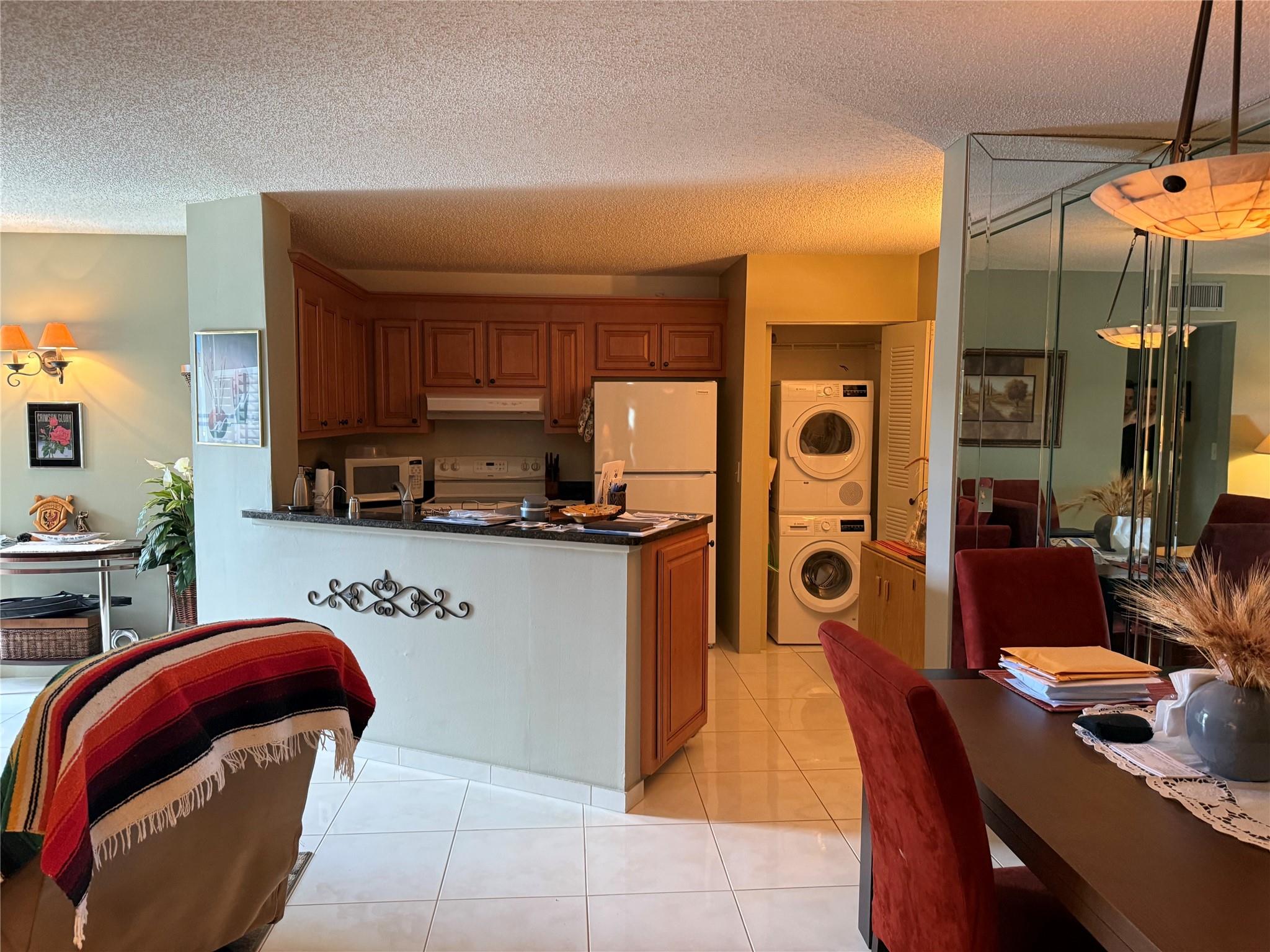 Evergreen 01 Condo 01-04 - Residential Lease