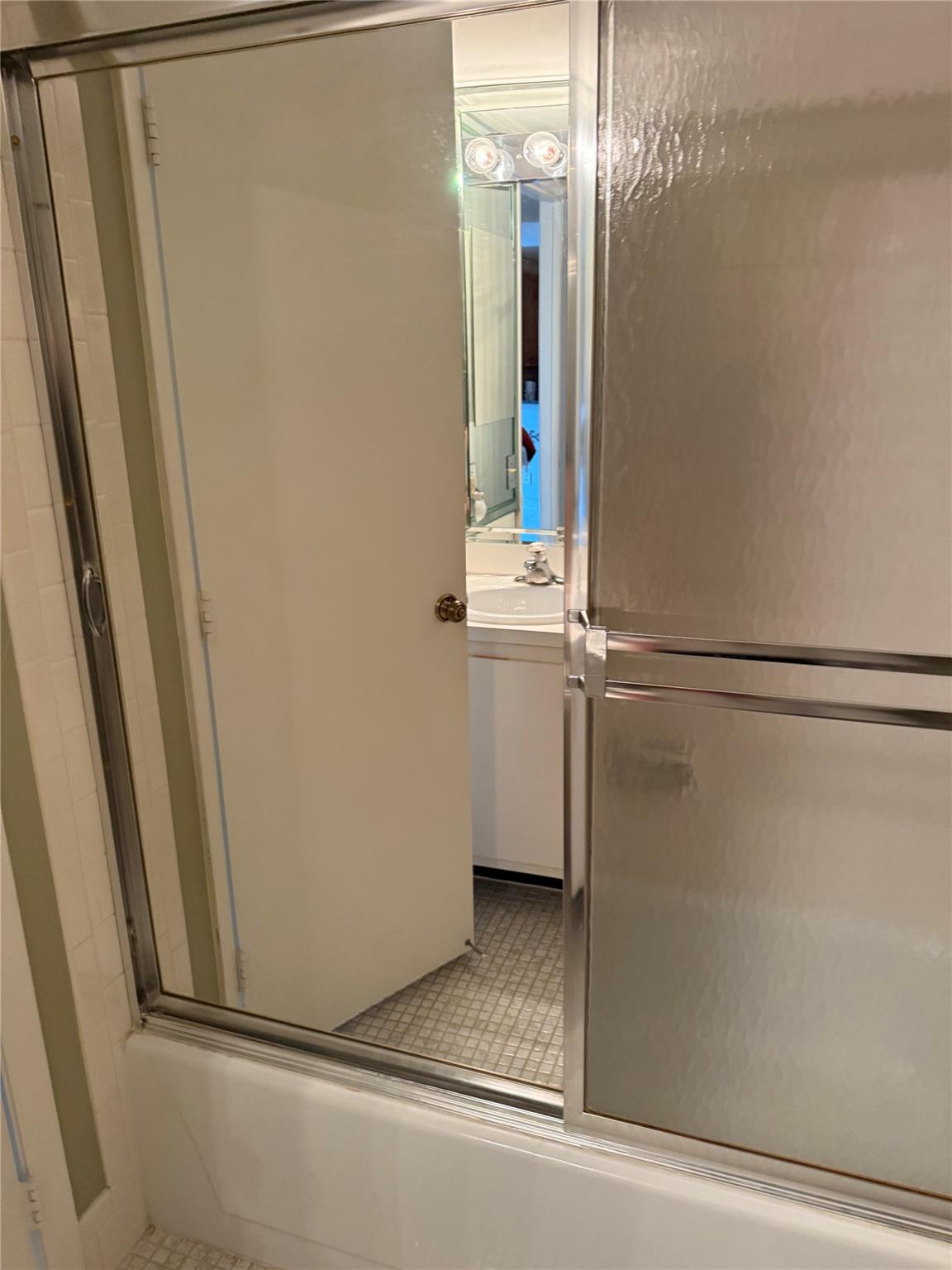 Evergreen 01 Condo 01-04 - Residential Lease