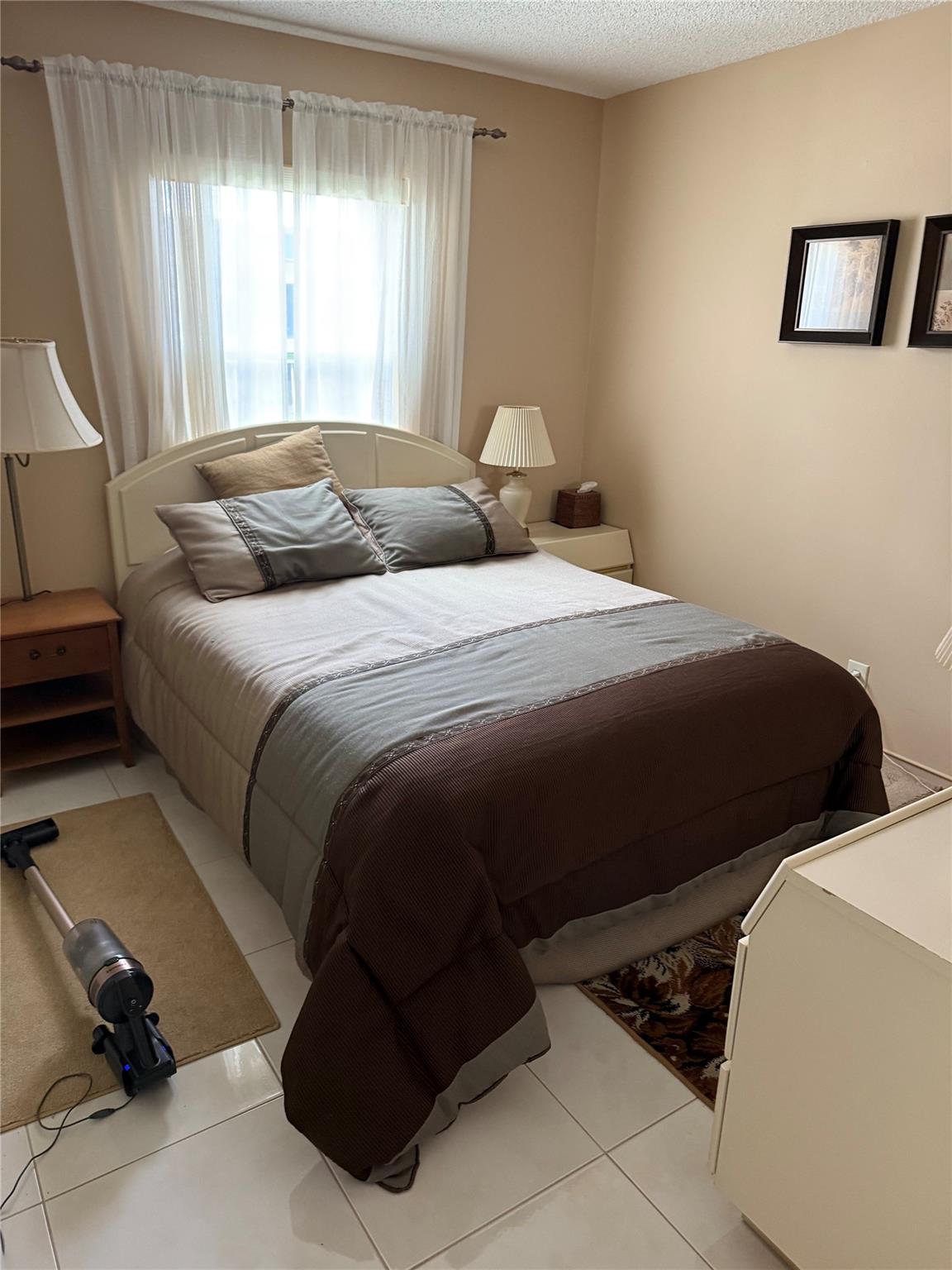 Evergreen 01 Condo 01-04 - Residential Lease