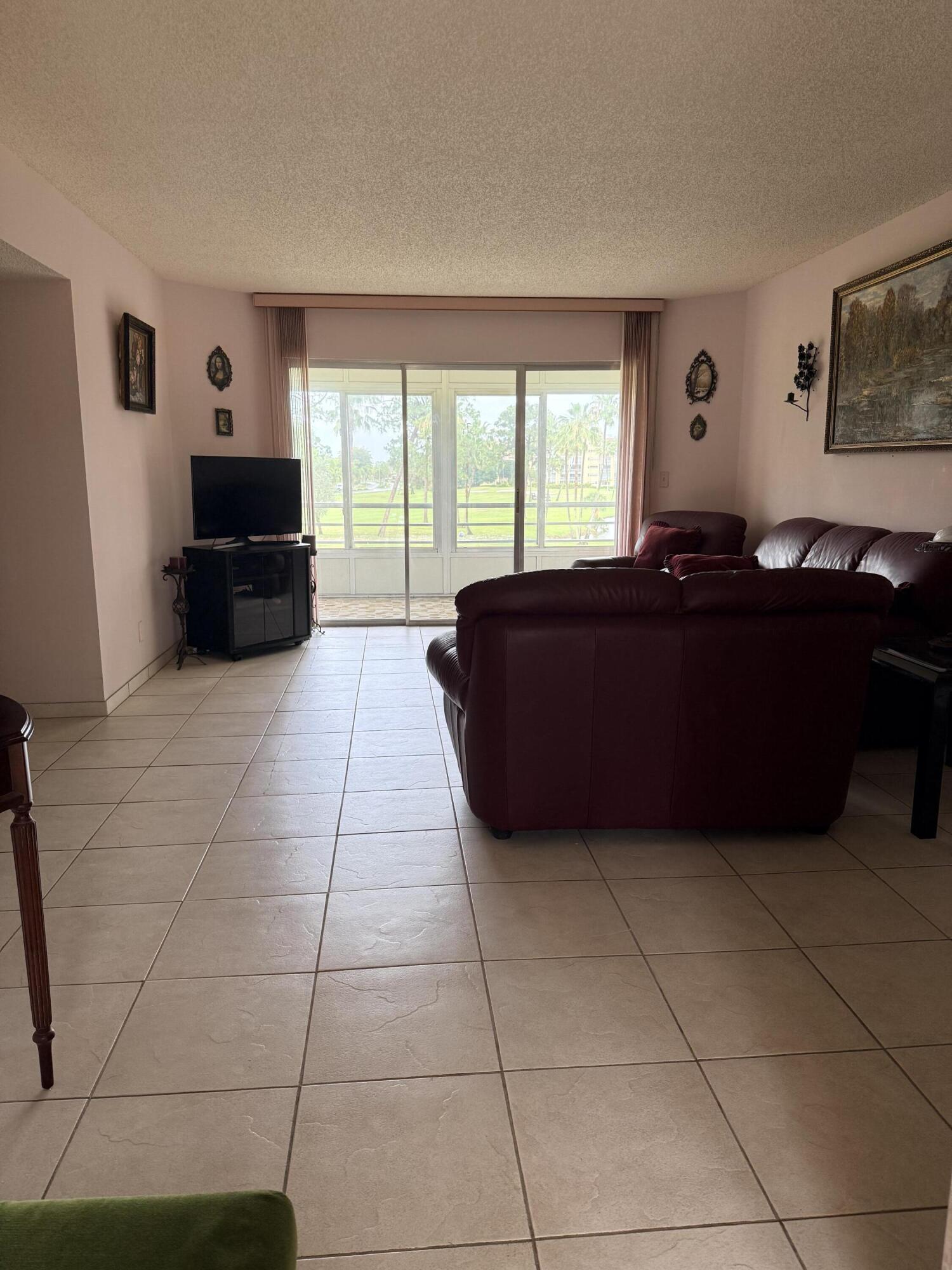 3836 Via Poinciana 306