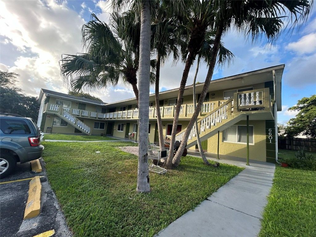 Photo of 6601 SW 46th Street #201, Davie, FL 33314 (MLS # F10548488)