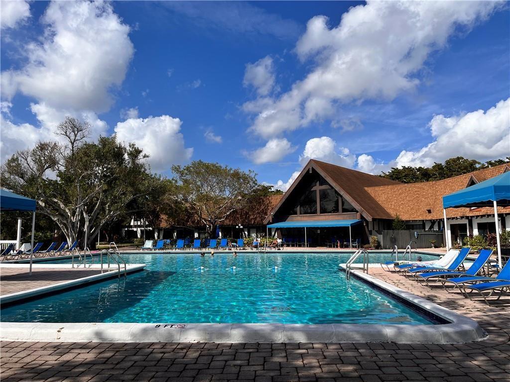 INTERBATIONAL VILLAGE - Residential