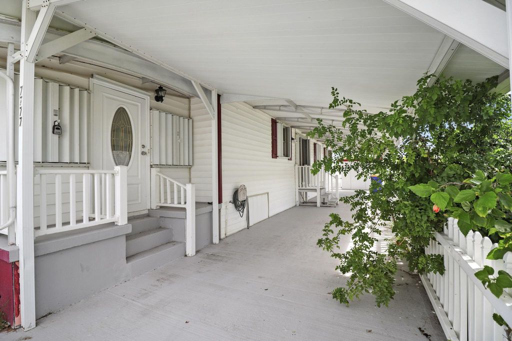 Photo of 7777 SE Swan Avenue, Hobe Sound, FL 33455 (MLS # R11020374)