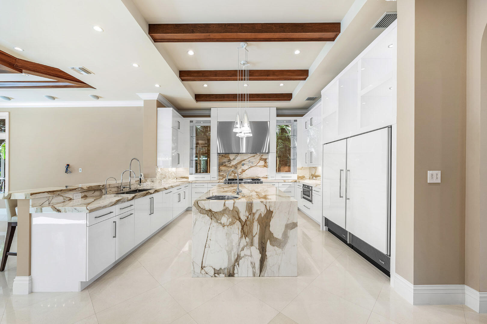 ROYAL PALM YACHT & COUNTRY CLUB - Residential