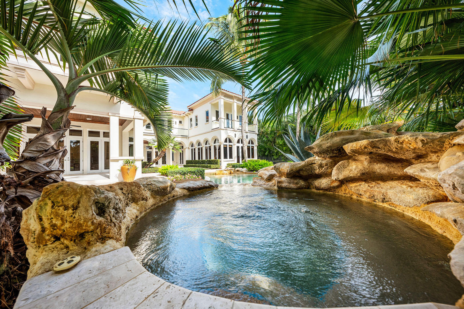 ROYAL PALM YACHT & COUNTRY CLUB - Residential