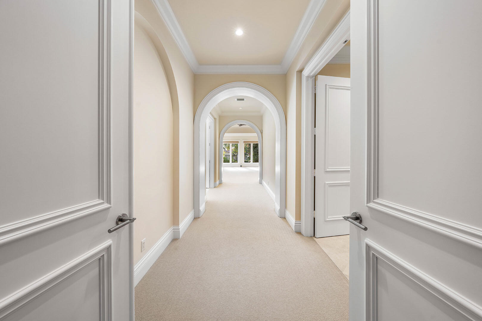 ROYAL PALM YACHT & COUNTRY CLUB - Residential