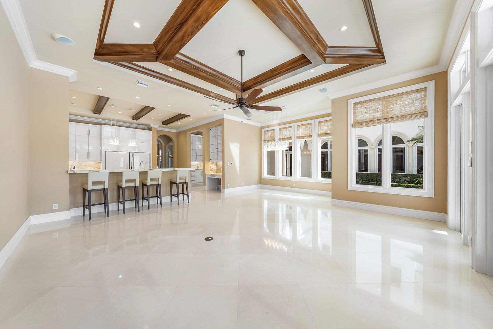 ROYAL PALM YACHT & COUNTRY CLUB - Residential