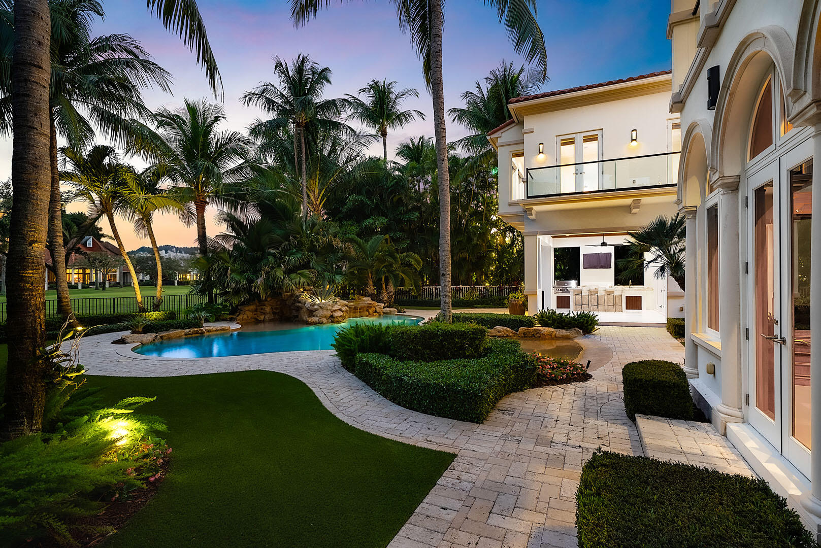 ROYAL PALM YACHT & COUNTRY CLUB - Residential