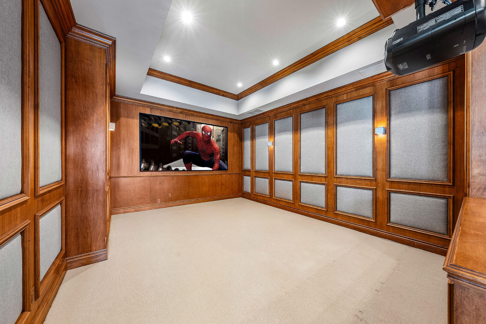 ROYAL PALM YACHT & COUNTRY CLUB - Residential