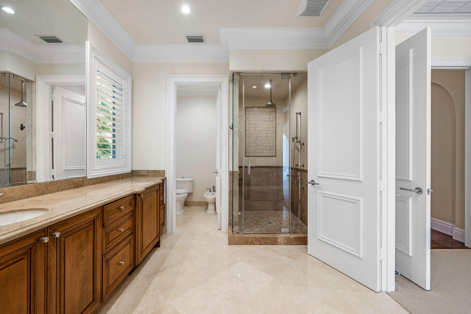 ROYAL PALM YACHT & COUNTRY CLUB - Residential