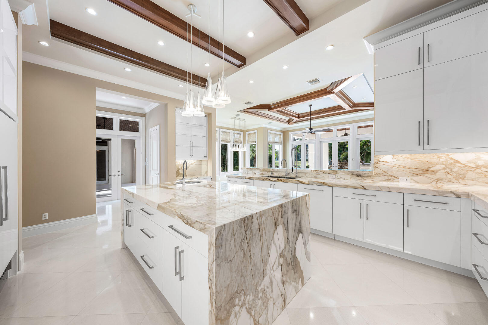 ROYAL PALM YACHT & COUNTRY CLUB - Residential