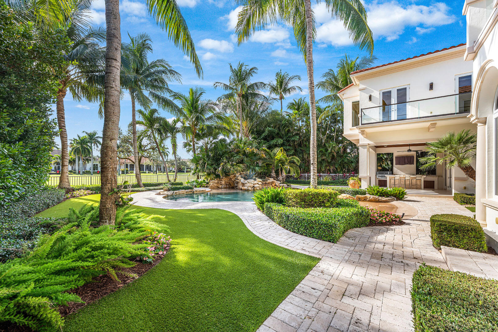 ROYAL PALM YACHT & COUNTRY CLUB - Residential