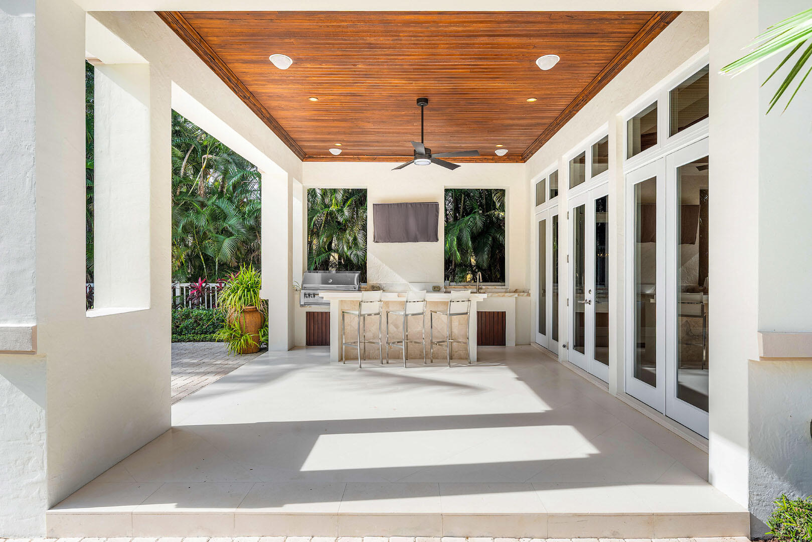 ROYAL PALM YACHT & COUNTRY CLUB - Residential