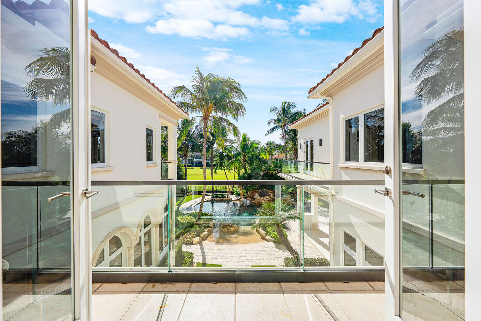 ROYAL PALM YACHT & COUNTRY CLUB - Residential