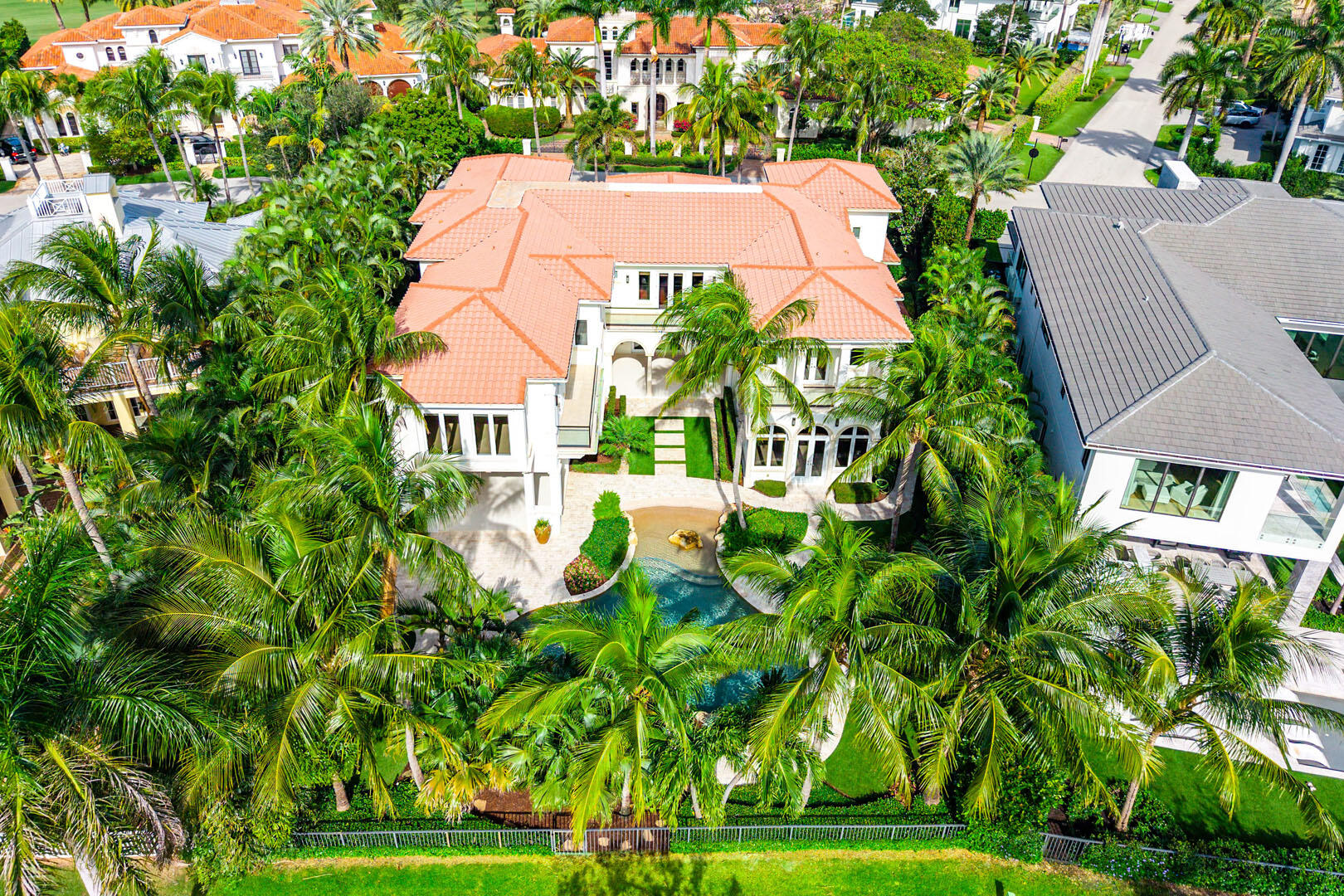 ROYAL PALM YACHT & COUNTRY CLUB - Residential